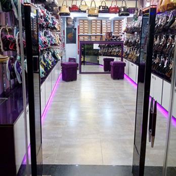 نصب گیت دزدگیر فروشگاهی در فروشگاه کیف و کفش کاشان نصب گیت دزدگیر فروشگاهی در فروشگاه کیف و کفش کاشان